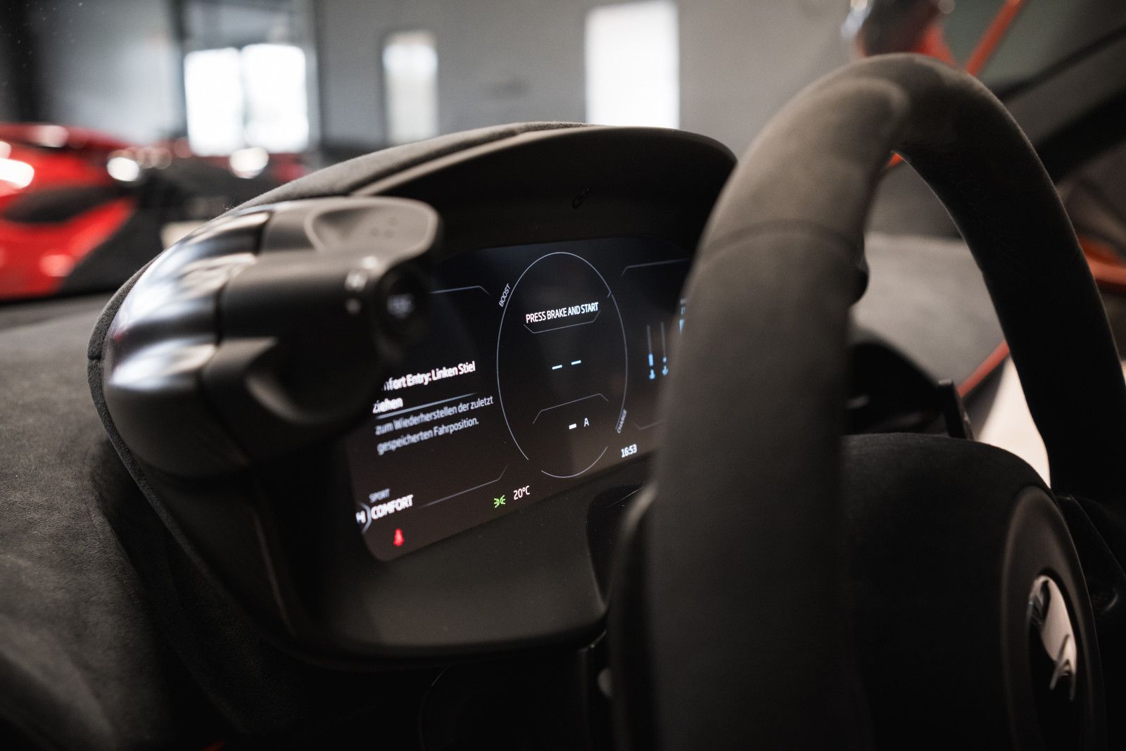 Fahrzeugabbildung McLaren Artura-Lift-Tech.Pack-Prac.Pack-B&W-Steuer!