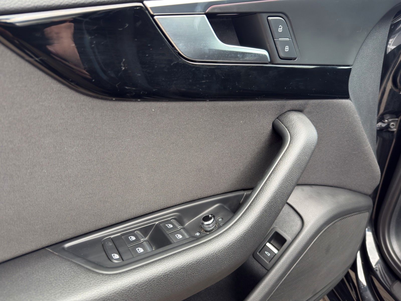 Fahrzeugabbildung Audi A4 Avant 2.0 TFSI*S-line*Virt.Cock*Navi*Ambiente