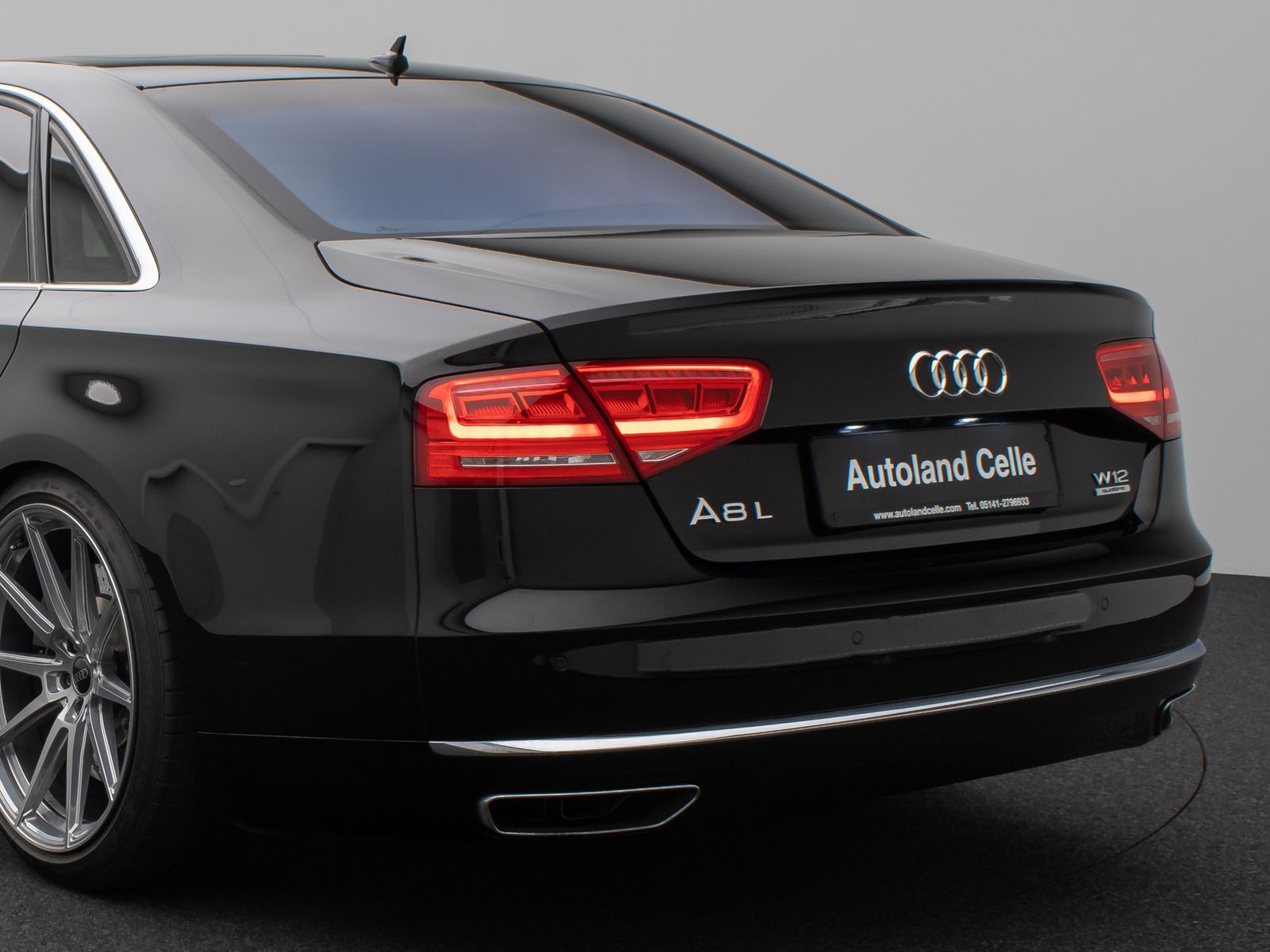 Fahrzeugabbildung Audi A8 W12 Lang Chauffeur GSD B&O Keramik TV Voll