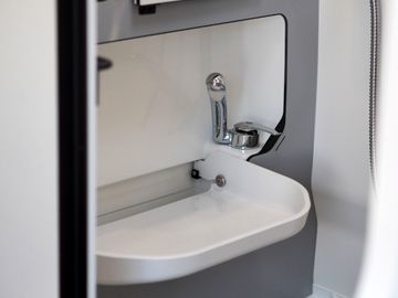 Bild 16 Mooveo Van 60EB,140PS,Dusche,TV,WC,Kamera,Navi, Markise