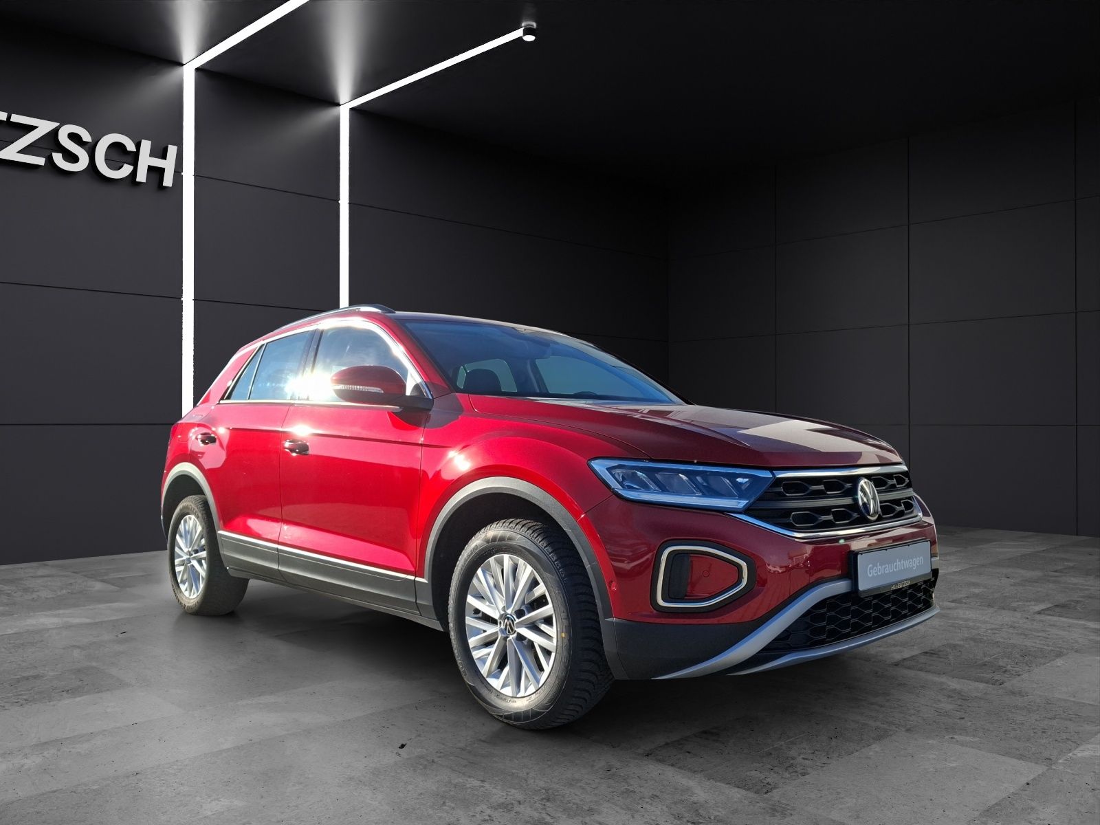 Fahrzeugabbildung Volkswagen T-Roc TSI Life LED Navi AID Park-Assoist SH