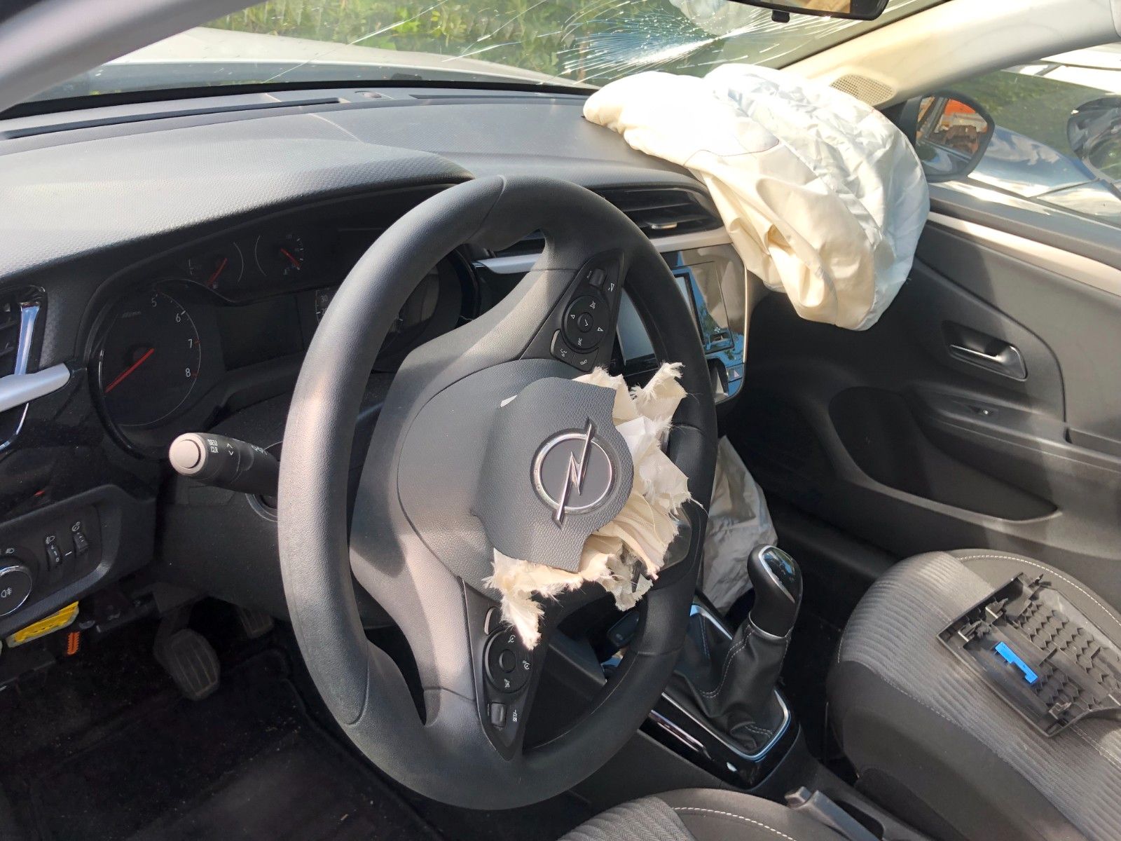 Fahrzeugabbildung Opel Corsa F Edition Frontschaden