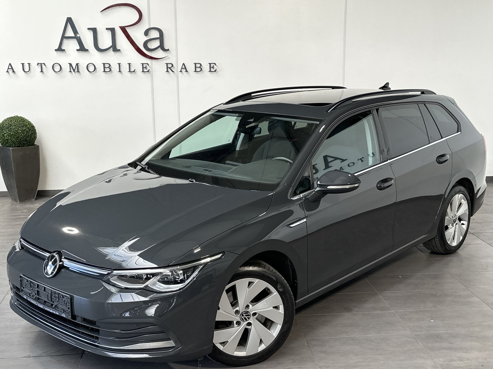 Fahrzeugabbildung Volkswagen Golf Variant 2.0 TDI DSG Style NAV+LED+PANO+VCOC
