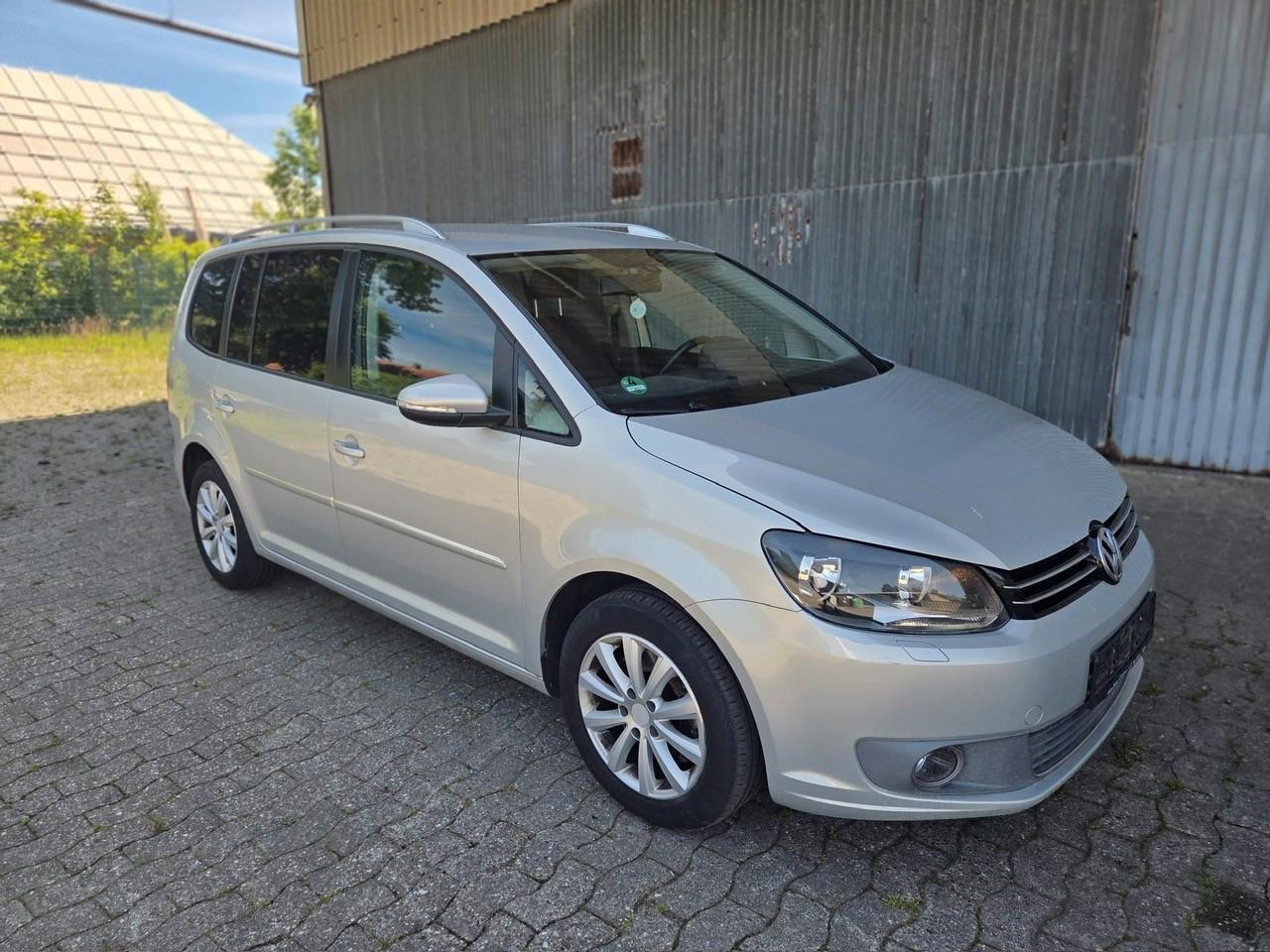 Volkswagen Touran 2,0 TDI Highline Automatik AHK