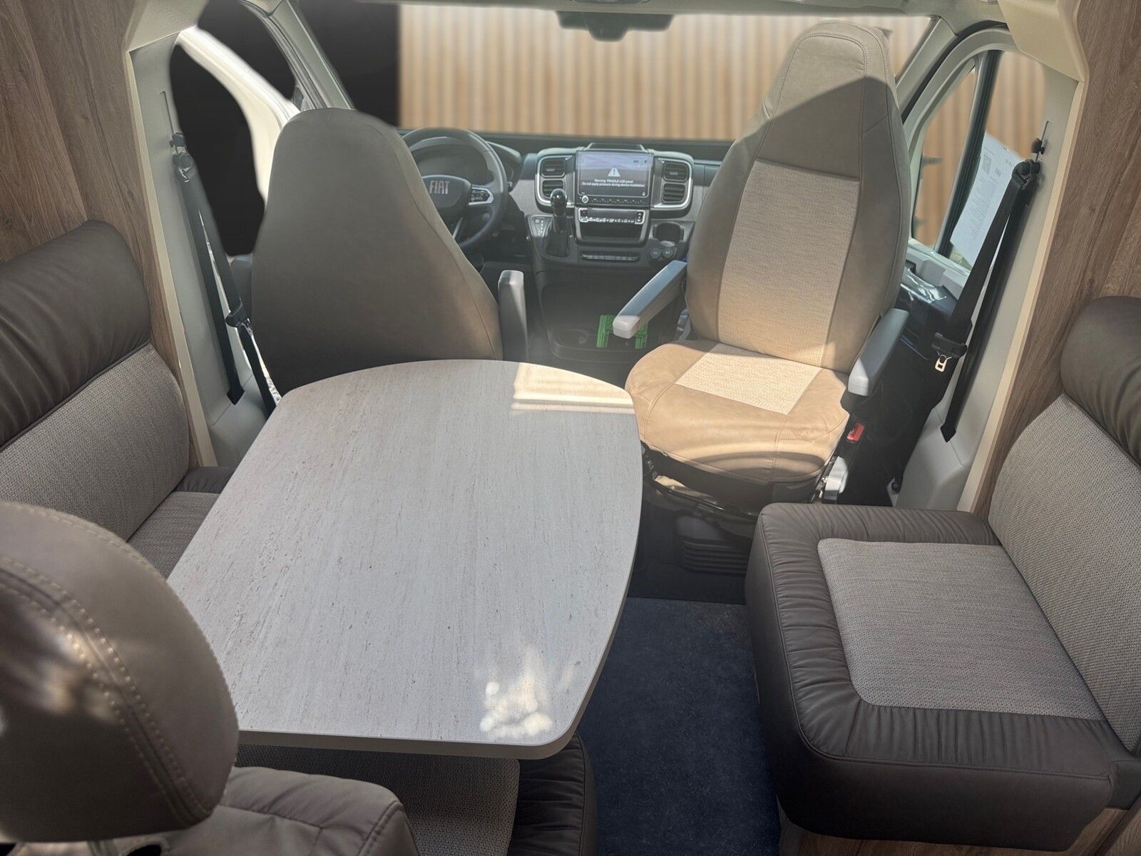 Fahrzeugabbildung Eura Mobil Profila T PT 695 EB Automatik, Mondial Pakete