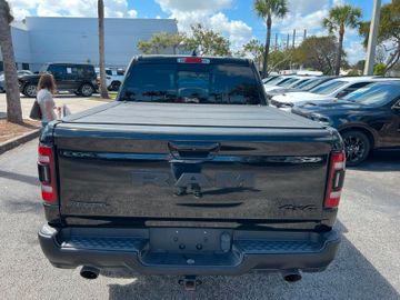 Dodge RAM Rebel 1500 4x4 Crew Cab unfallfrei