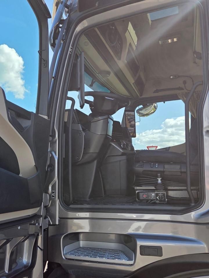 Fahrzeugabbildung Mercedes-Benz Actros 1853 LS