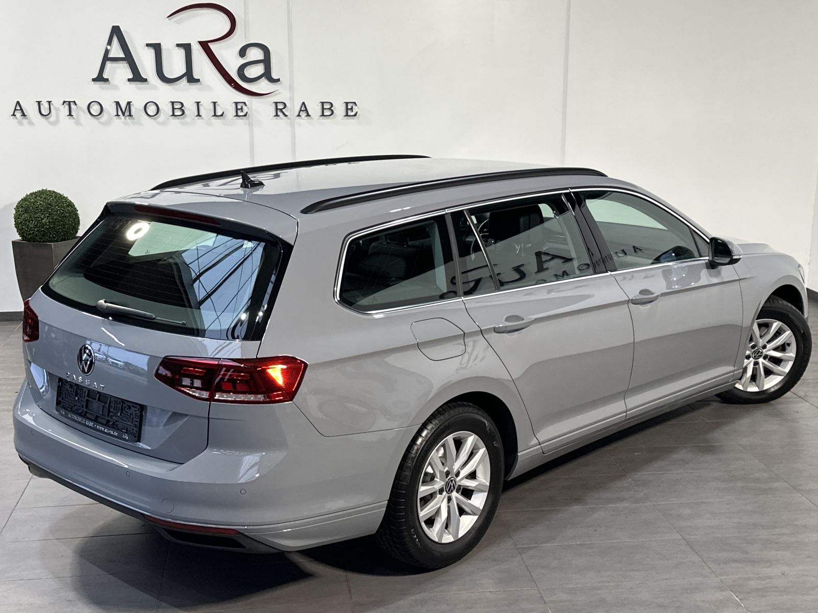 Fahrzeugabbildung Volkswagen Passat Variant 2.0 TDI DSG Business NAV+LED+ACC