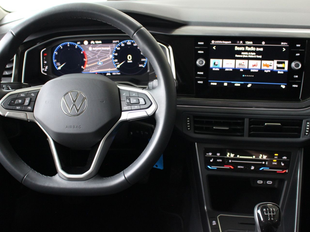 Fahrzeugabbildung Volkswagen Polo 1.0 TSI Style Matrix/ACC/Navi/PDC