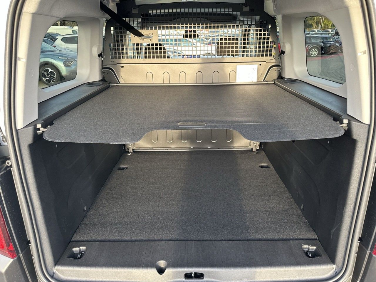 Fahrzeugabbildung Citroën Berlingo MPV XL Diesel 100 Plus