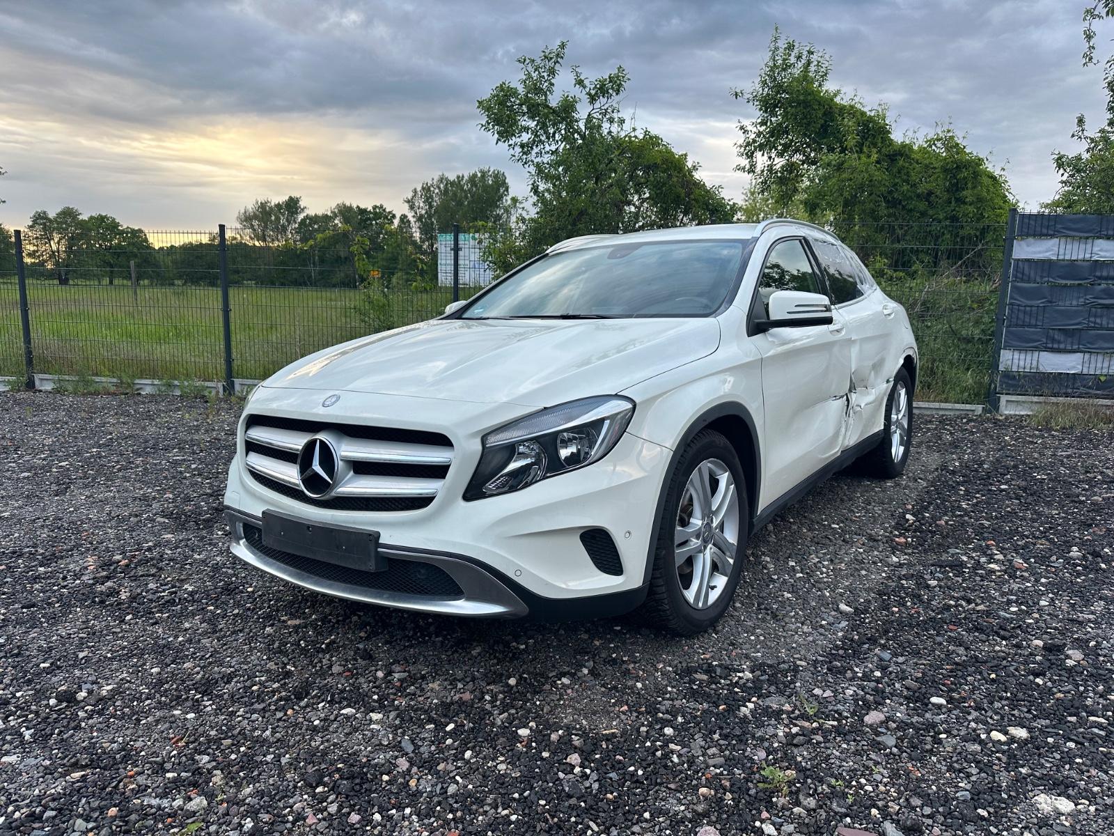 Mercedes-Benz GLA 200 GLA  CDI/NAVI/SHZ/TEMP/PDC/PARK-ASSIST
