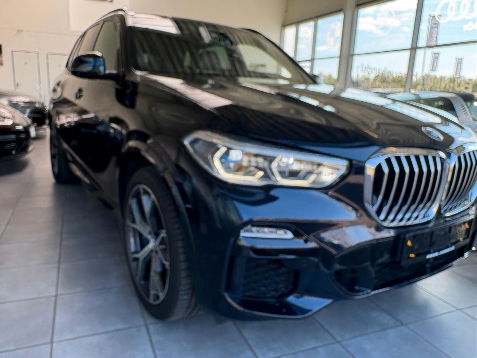Fahrzeugabbildung BMW X5 xDrive 40 i M Sport,luft,pano,hud,soft close,