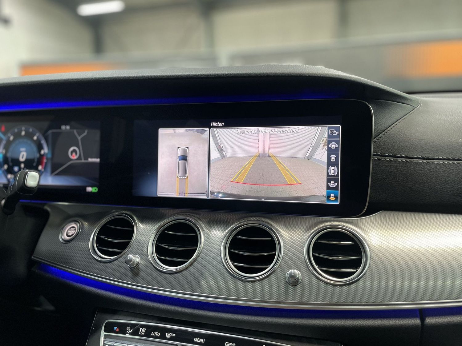 Fahrzeugabbildung Mercedes-Benz E 300 d AMG#Memory#Luft#360°#Alcantara#LED#ACC#S