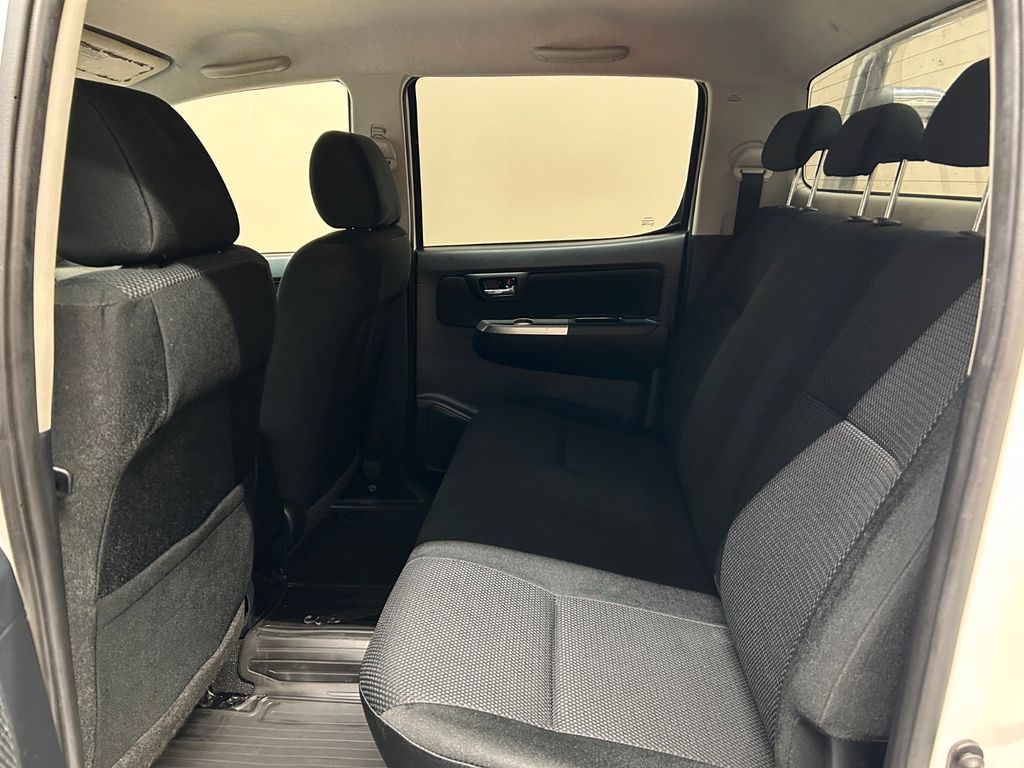 Toyota Hilux Double Cab 3.0 d 4x4 *AHK*DACHTRÄGER*NAVI*