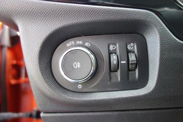 Bild 10 Opel Corsa F e Elegance