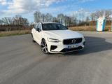 Volvo V60 T8 Twin Engine R-Design *Pano ACC AHK HUD* - Volvo V60 Gebrauchtwagen in Bremen