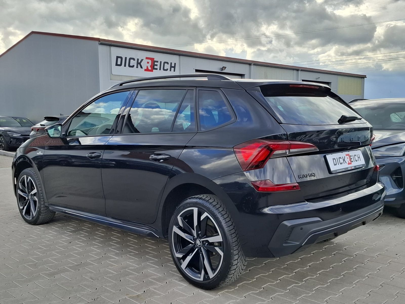 Fahrzeugabbildung SKODA Kamiq 1.5 TSI DSG Monte Carlo PANO*MATRIX*5J.GAR