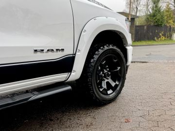 Dodge RAM - 10
