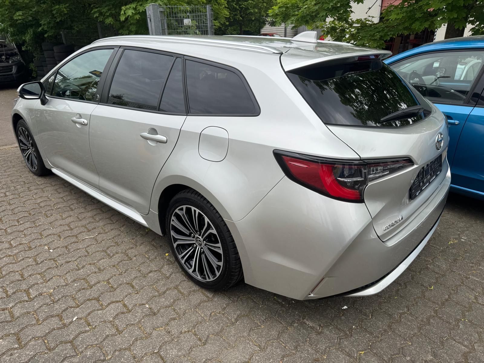 Fahrzeugabbildung Toyota Corolla Touring Sports Team D