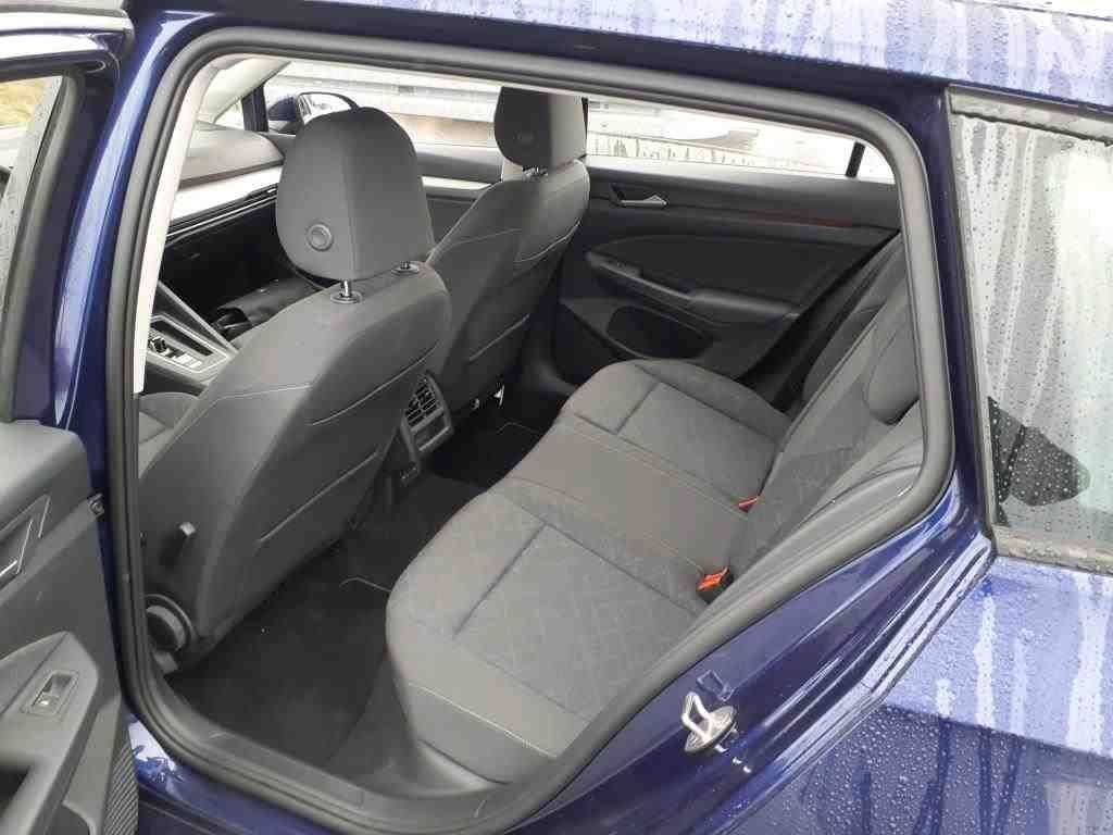Fahrzeugabbildung Volkswagen Golf Variant Life eTSI DSG *Navi*PDC**LED*ACC*
