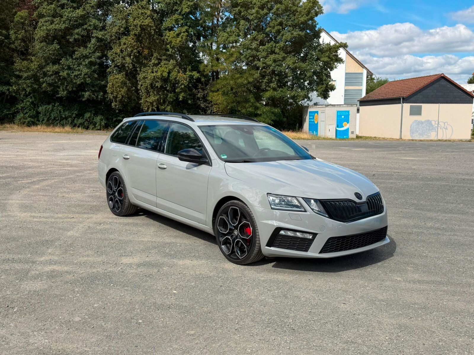 Fahrzeugabbildung SKODA OCTAVIA RS / 4x4 / NAVI