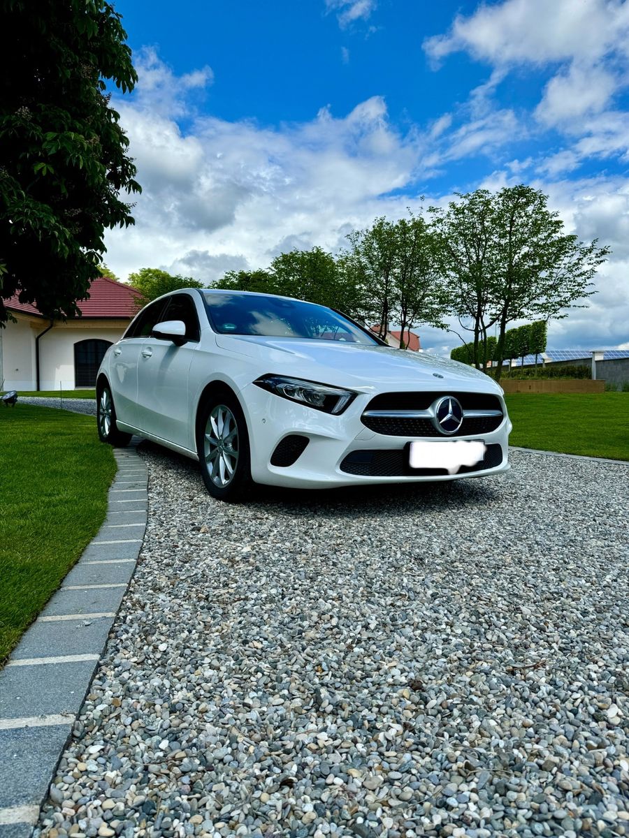 MERCEDES-BENZ A 180 d DCT -