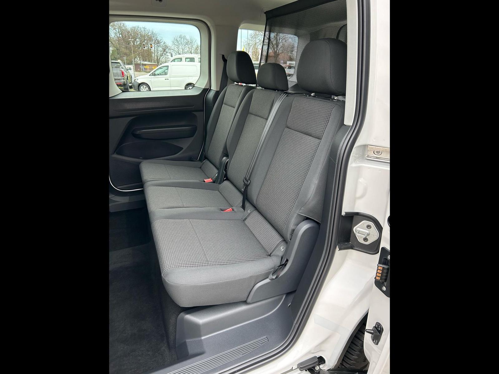 Volkswagen Caddy Kombi 1.5 TSI DSG / AHK App-Connect
