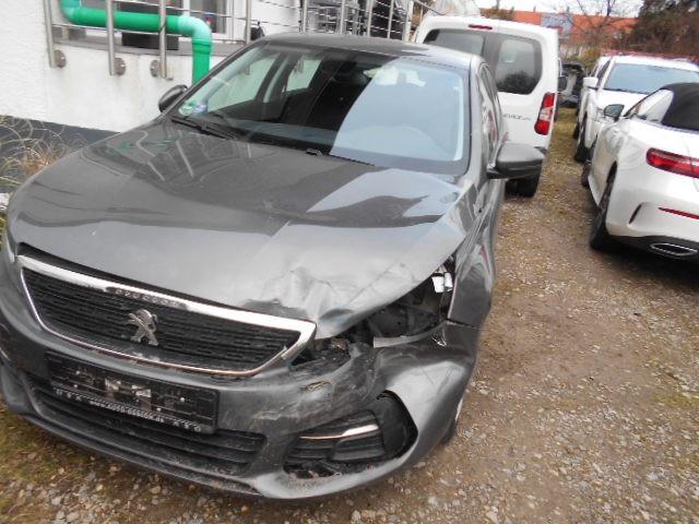 Peugeot 308 Active  UNFALL