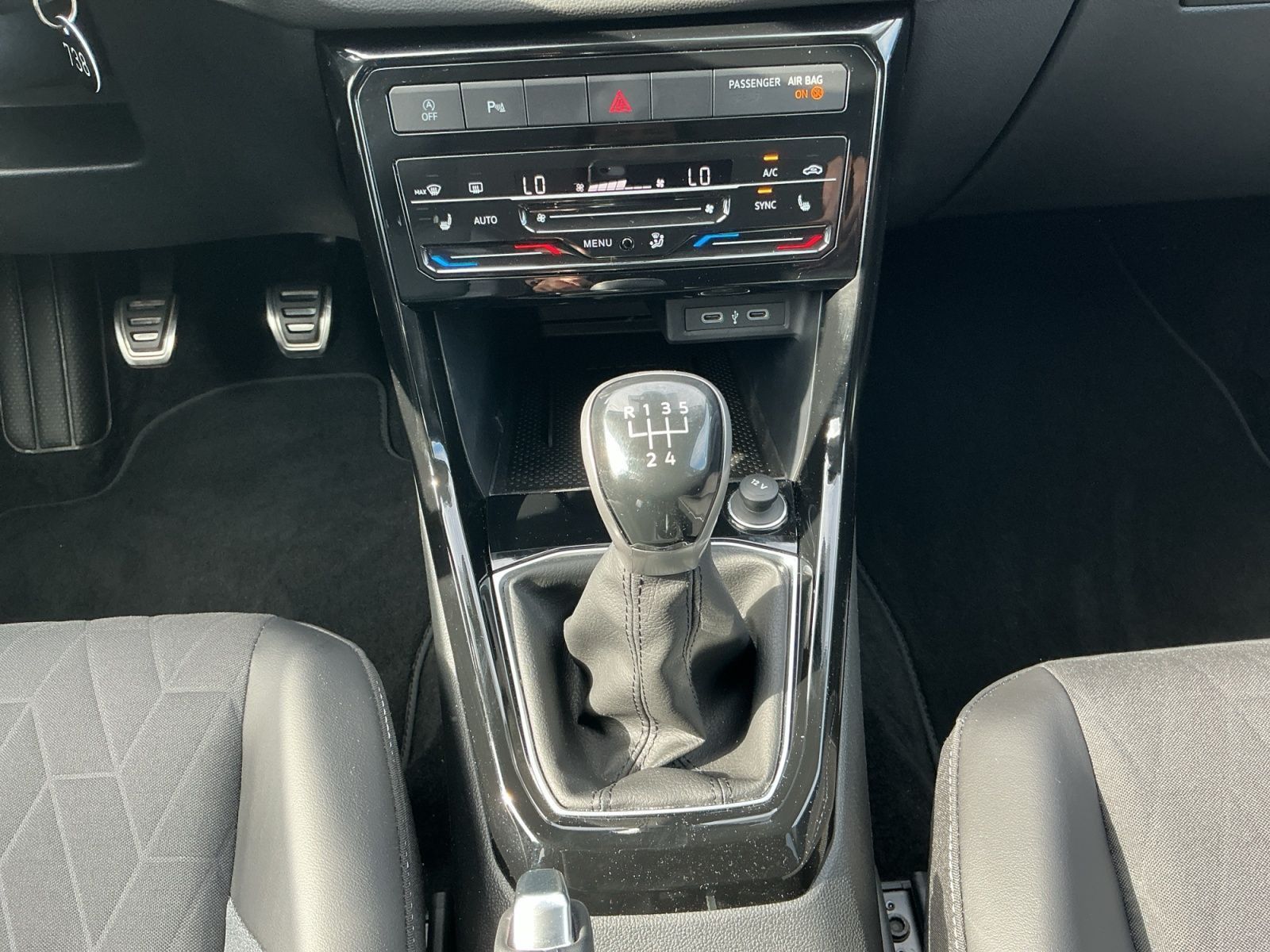 Volkswagen T-Cross - Bild 11