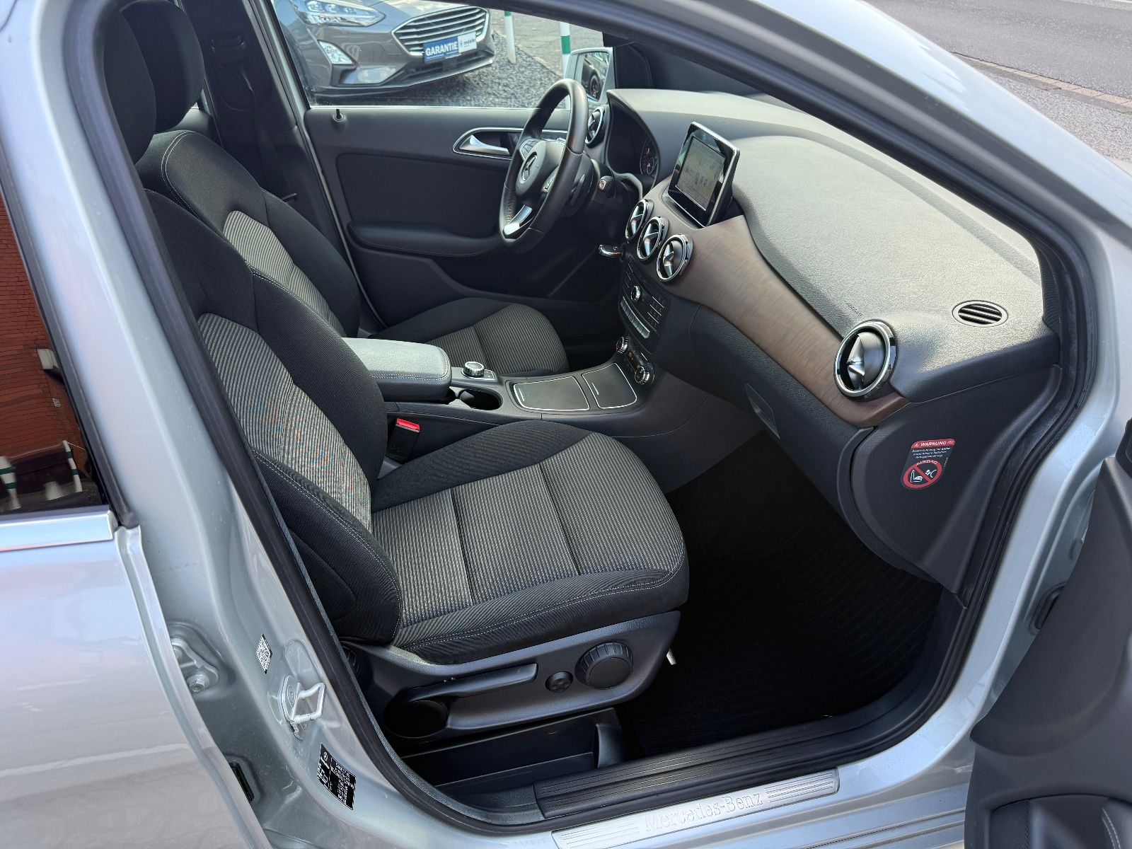 Fahrzeugabbildung Mercedes-Benz B 200 B -Klasse B 200 AUTOMATIK MEMORY FACELIFT