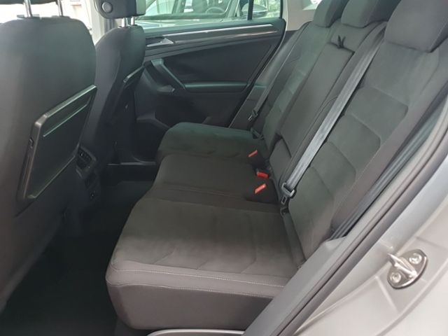 Fahrzeugabbildung Volkswagen Tiguan 1.5 TSI DSG Highline R-Line LED NAVI El.H