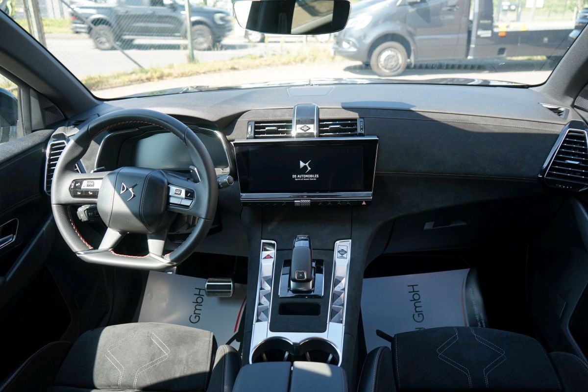 Fahrzeugabbildung DS Automobiles DS7 (Crossback) Performance Line + 360 Kamera