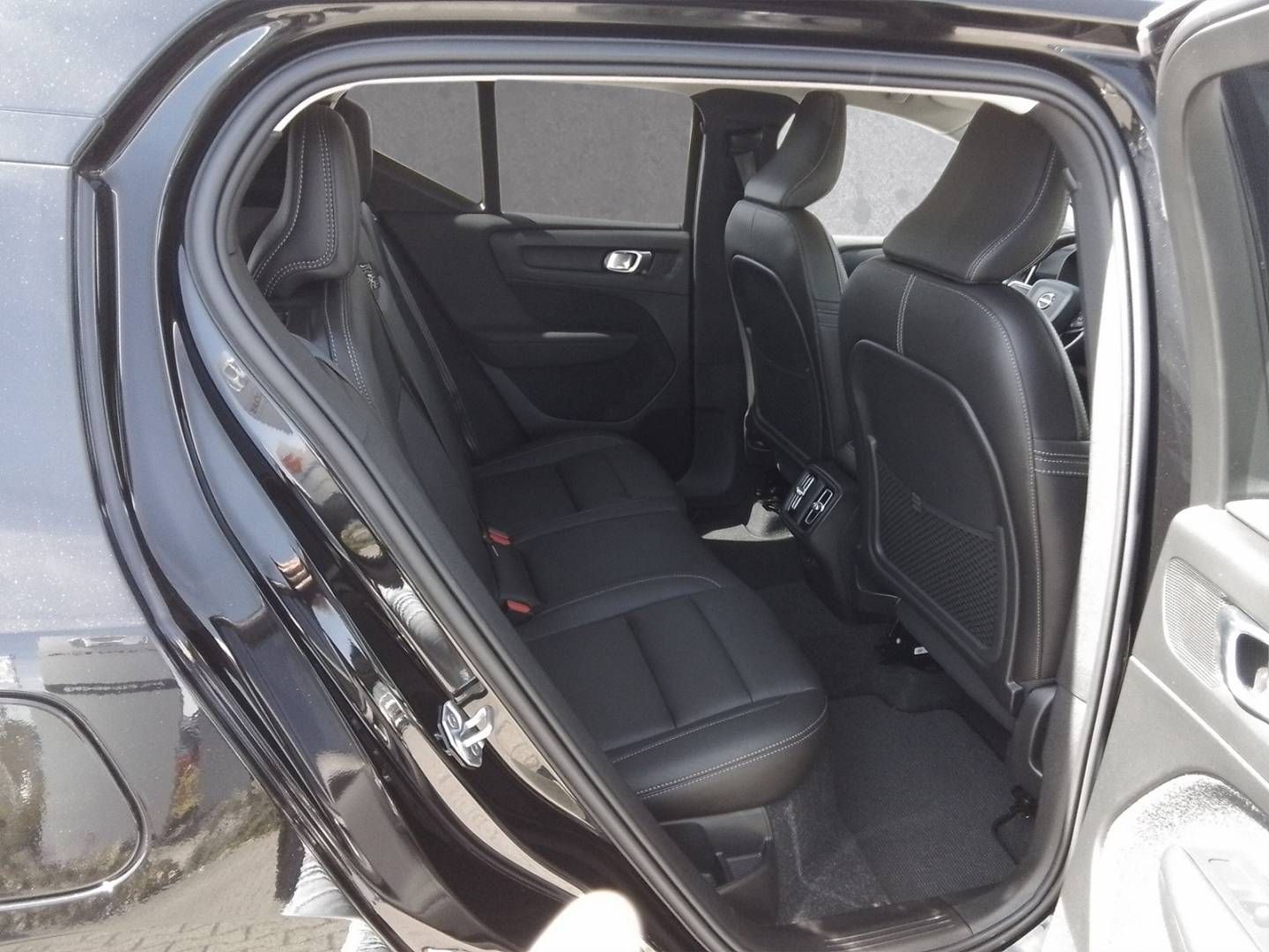 Fahrzeugabbildung Volvo XC 40 Inscription B4 AWD