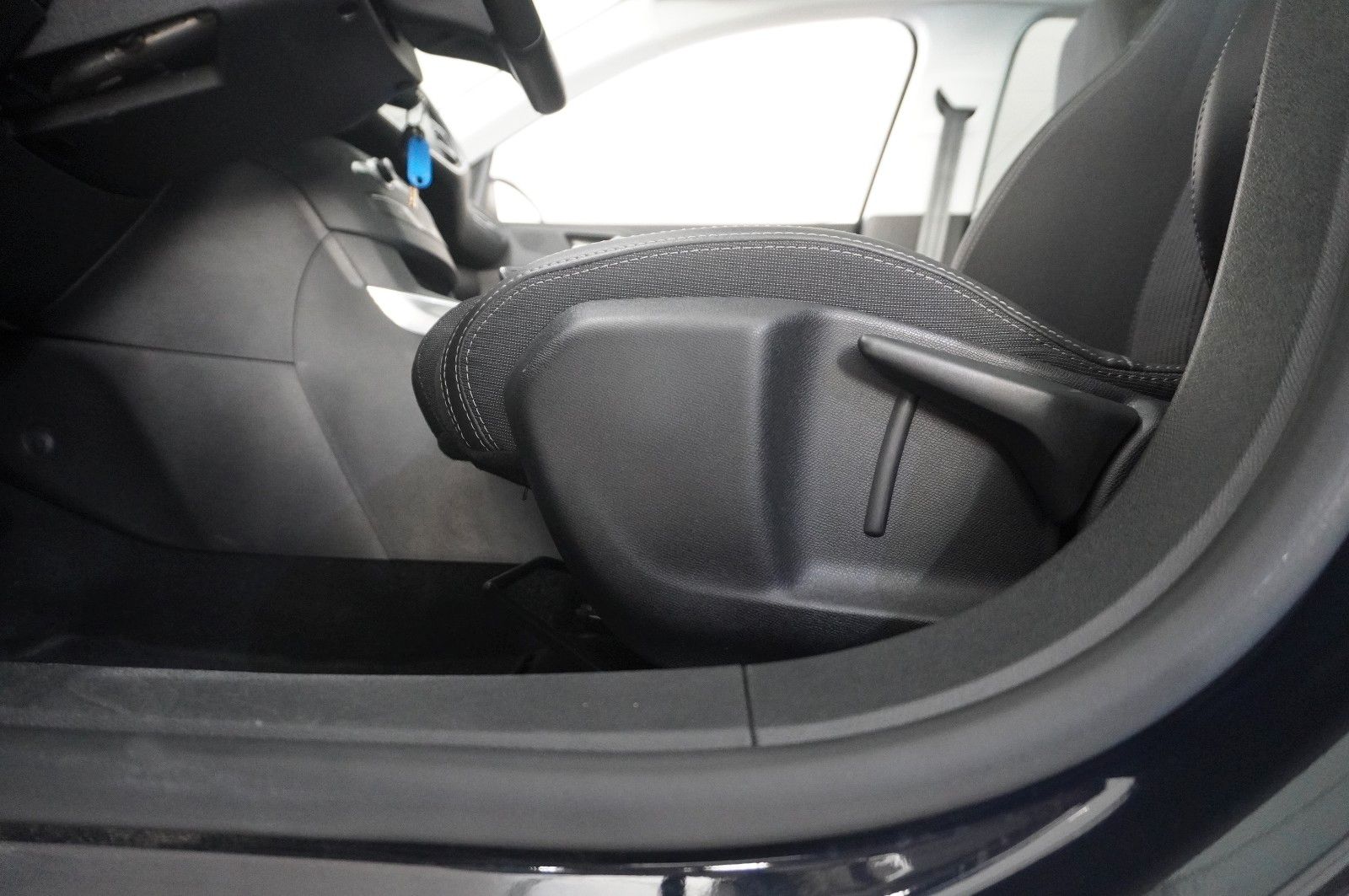 Fahrzeugabbildung Peugeot 308 SW 1.5D ALLURE BUSINESS NAVI/LED/PANO/KAMERA