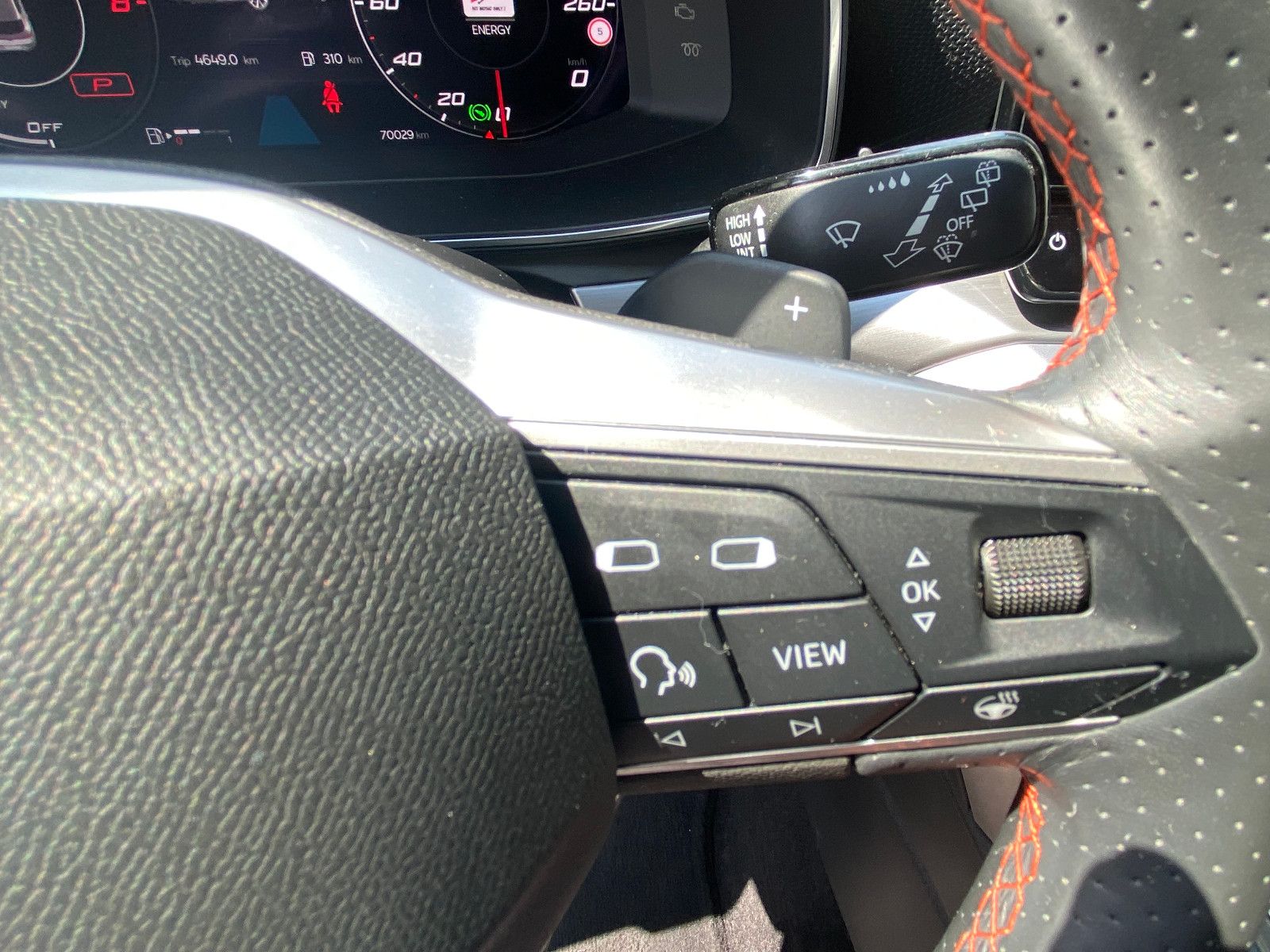 Fahrzeugabbildung SEAT Leon FR 1,5 eTSI DSG *NAVI*PLA*ASSIST-PAKET