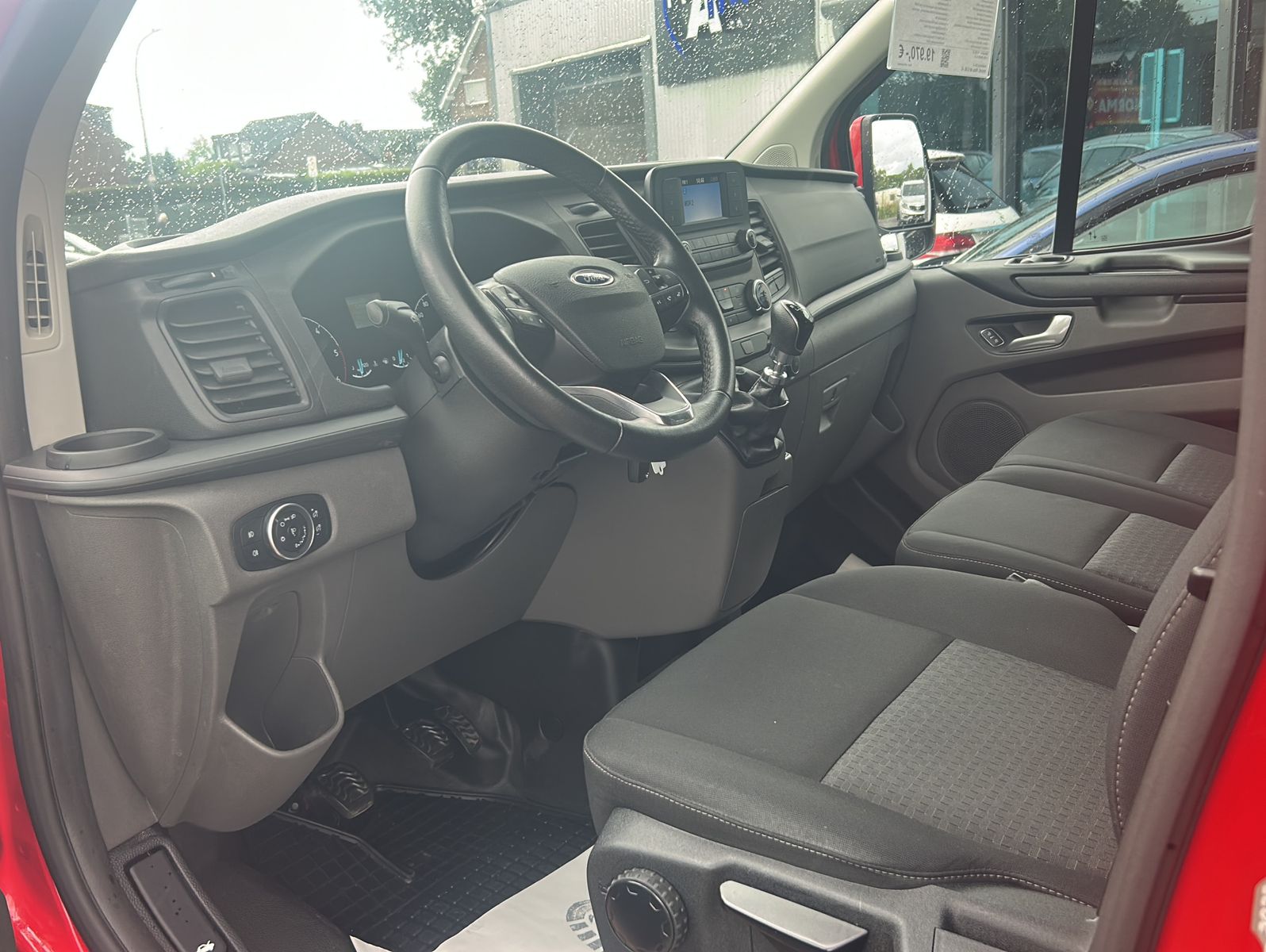 Fahrzeugabbildung Ford Transit Custom 320 L1 Trend