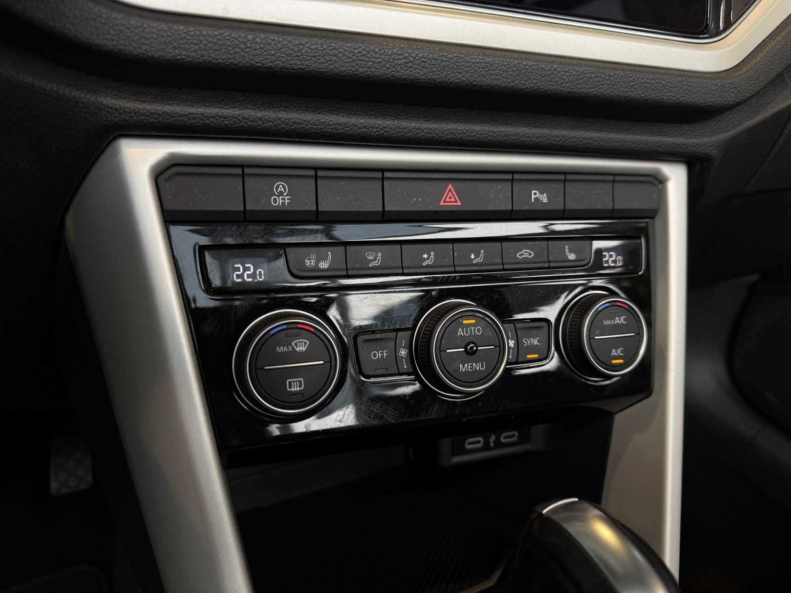 Fahrzeugabbildung Volkswagen T-Roc Cabriolet Style ACC LED NAV SHZ