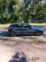 Volvo V40 T2 Momentum Momentum - Volvo V40 Limousine Momentum mit Benzin-Antrieb