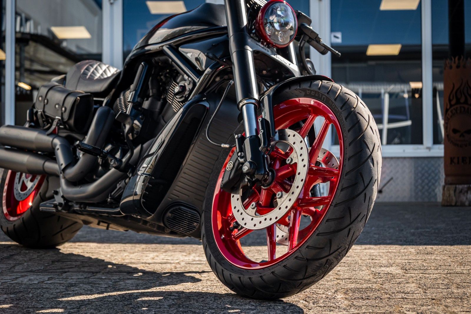 Fahrzeugabbildung Harley-Davidson VRSCDX Night Rod Special- Airride - Remus -
