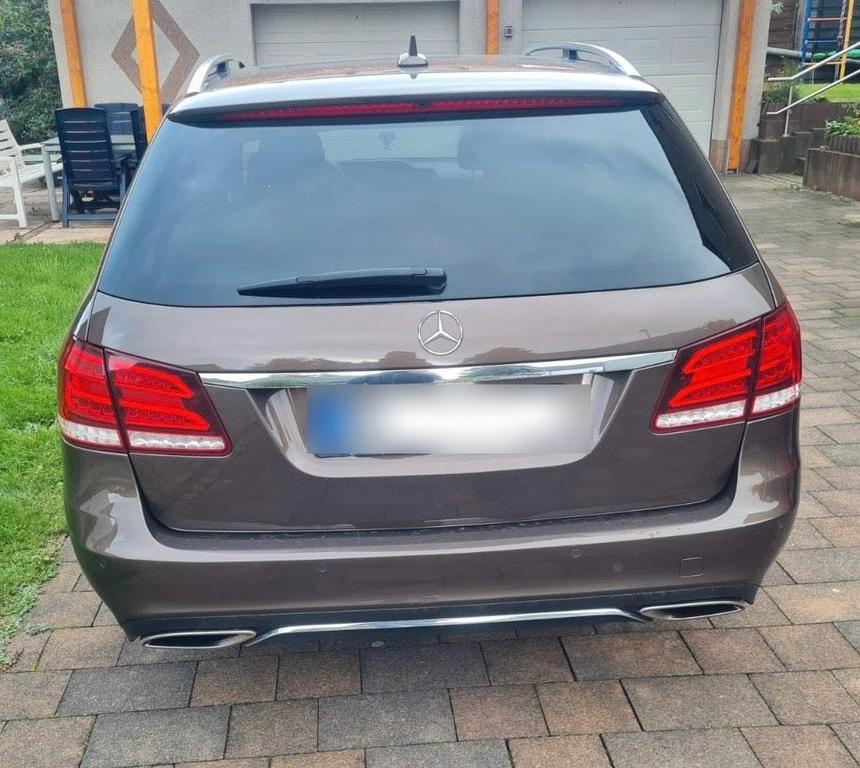 Mercedes-Benz E 220