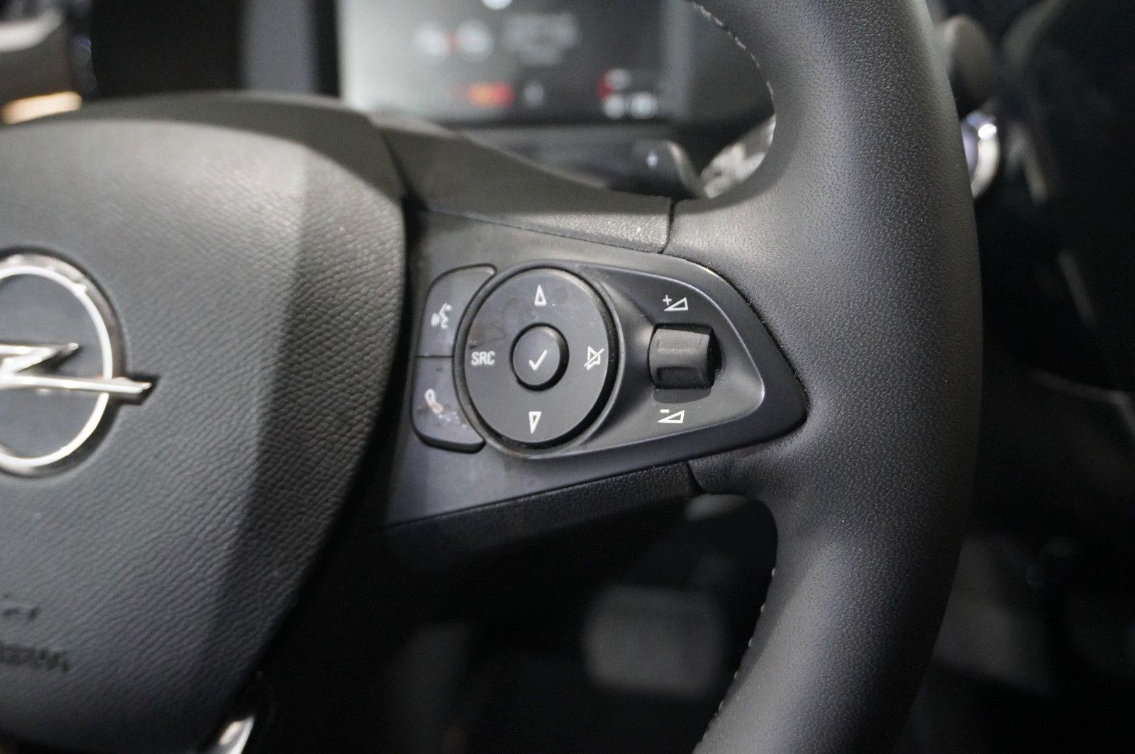 Fahrzeugabbildung Opel Corsa F 1.2T ELEGANCE NAVI/LED/VIRT/KAMERA/SPORT