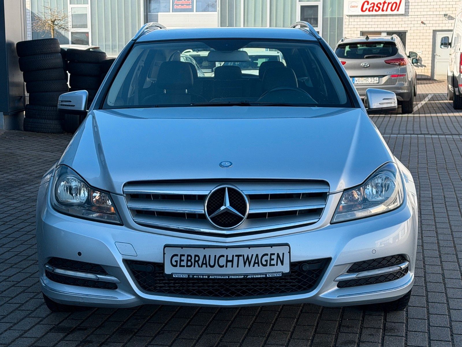 Fahrzeugabbildung Mercedes-Benz C180 CGI AVANTGARDE *Klima*Sitzhzg*AHK*PDC*USB*