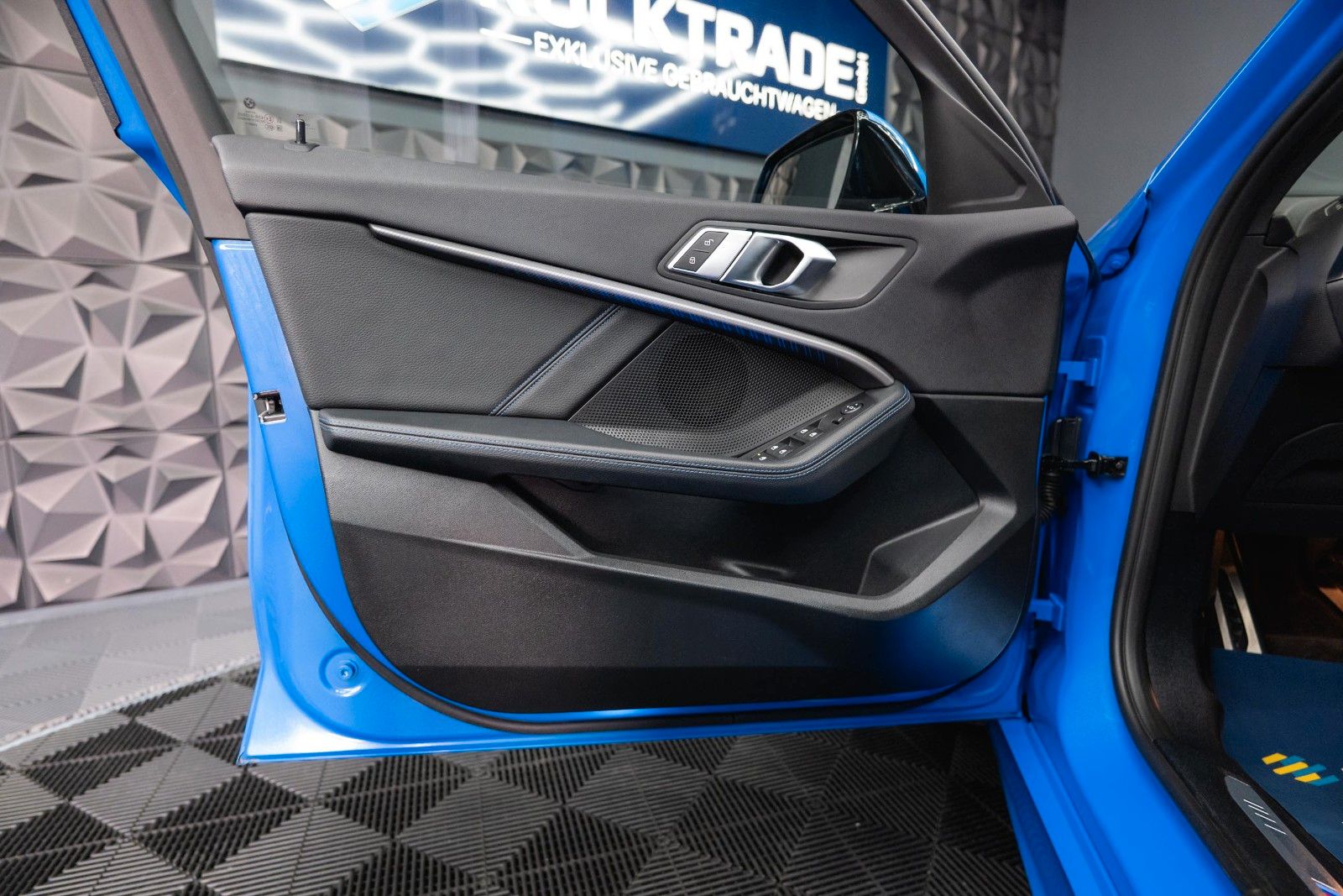 Fahrzeugabbildung BMW 118i M Sport Twin-Turbo Shadow Line *LED*DAB*