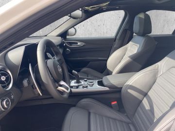 Alfa Romeo Giulia VELOCE 2.0 Q4 *Matrix*Premium-Paket*