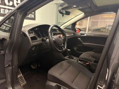 VW Touran 2.0TDI DSG R-Line NAVI Klimaautom LED