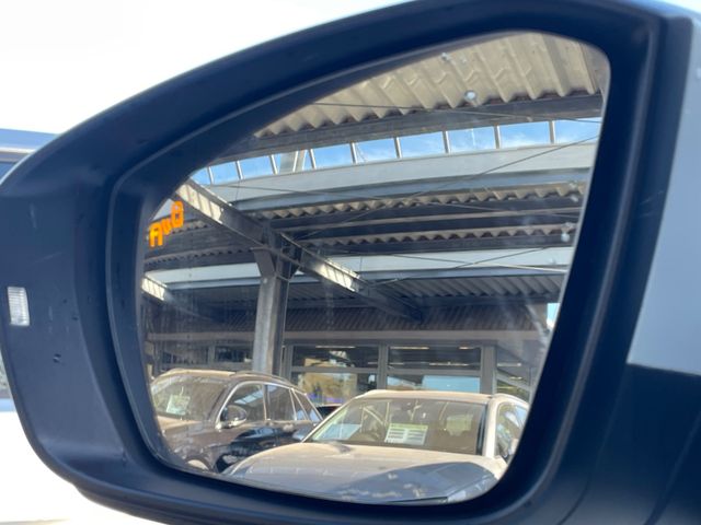 T-Cross UNITED 1.0 TSI ACC/AHK/KLIMA/NAV/RFK/SHZ