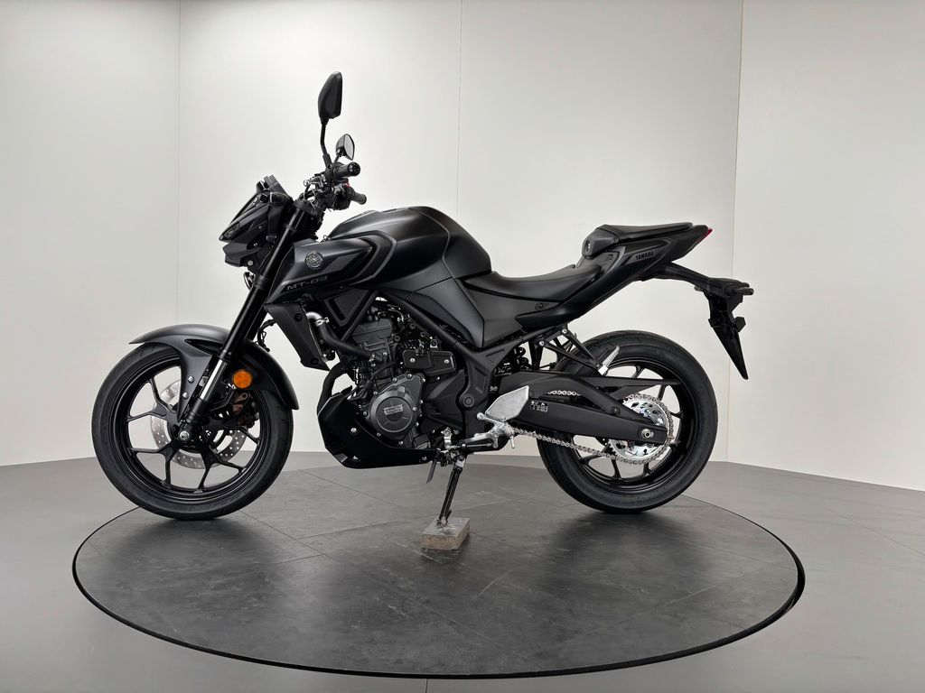 Fahrzeugabbildung Yamaha MT-03 *AKTION: TRANSPORT & SOUND !