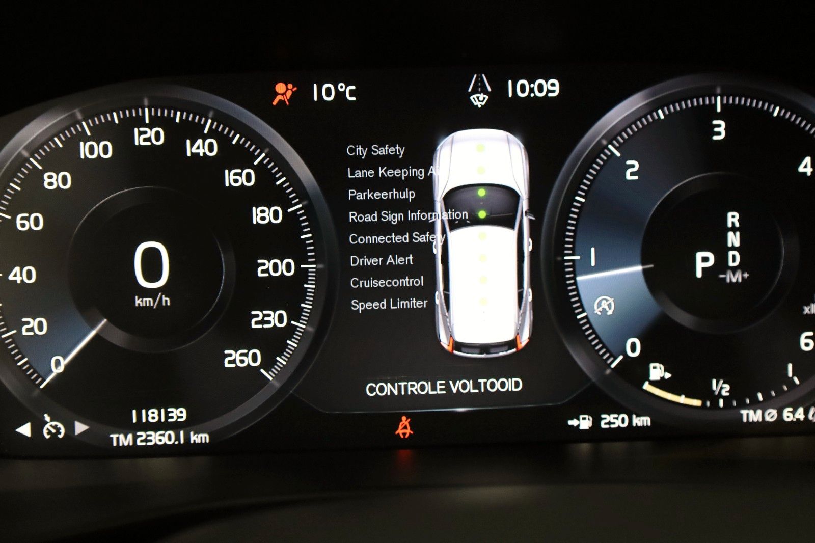 Fahrzeugabbildung Volvo XC40 Momentum Pro,Navi,LED,SH,Kamera,H&K,Carplay