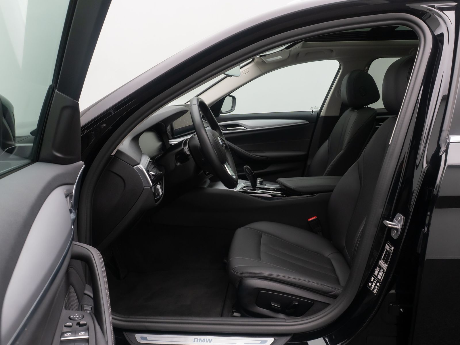 Fahrzeugabbildung BMW 520d xD Alarm 4xKlima Leder DAB Panorama 18Zoll