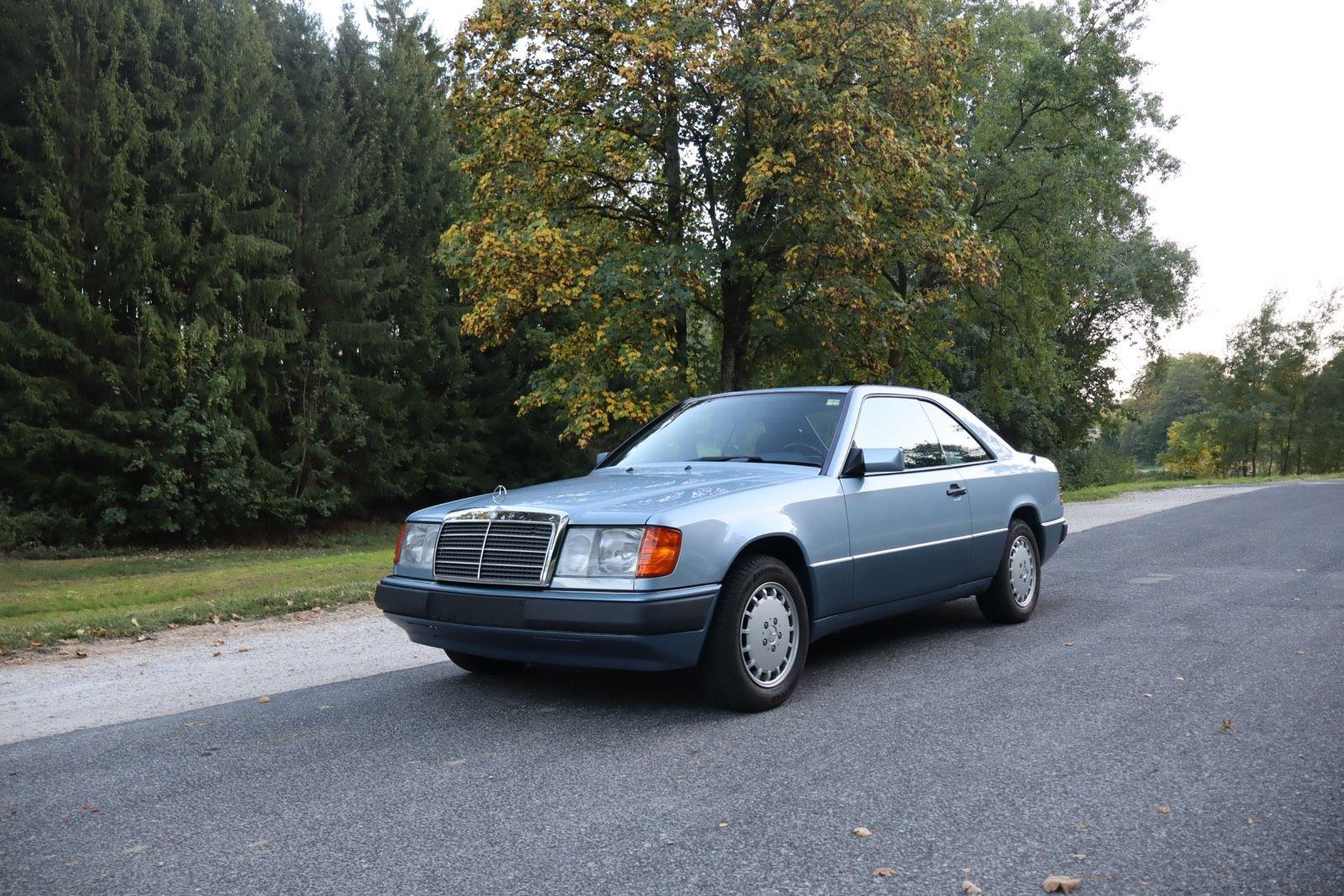 Mercedes-Benz 230